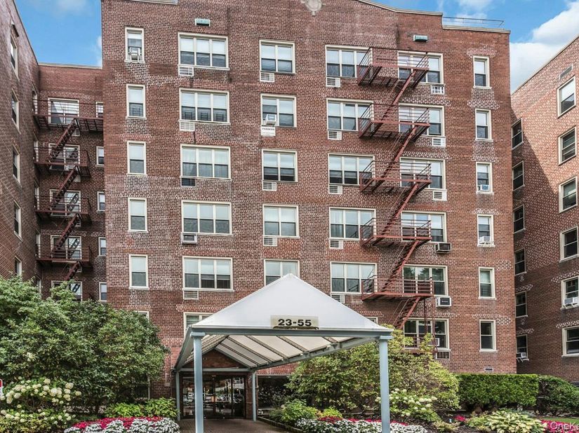 23-55 Bell Boulevard 1H, Bayside NY 11360