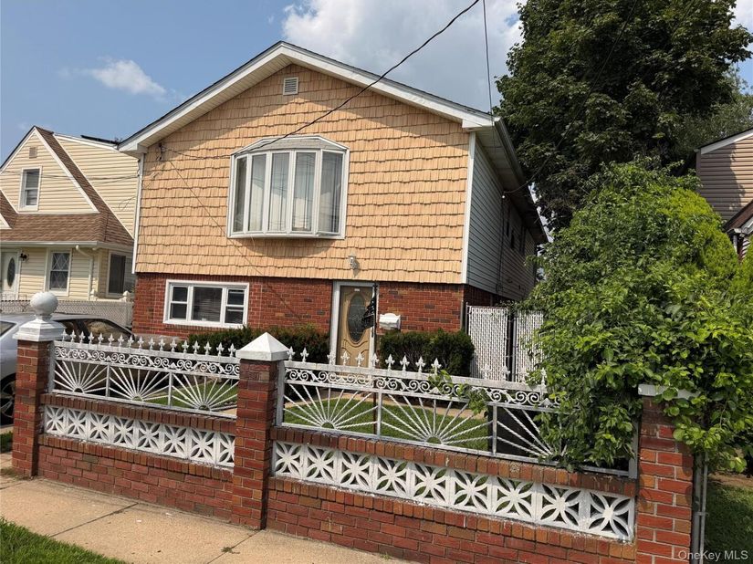 24615 137th Avenue, Rosedale NY 11422