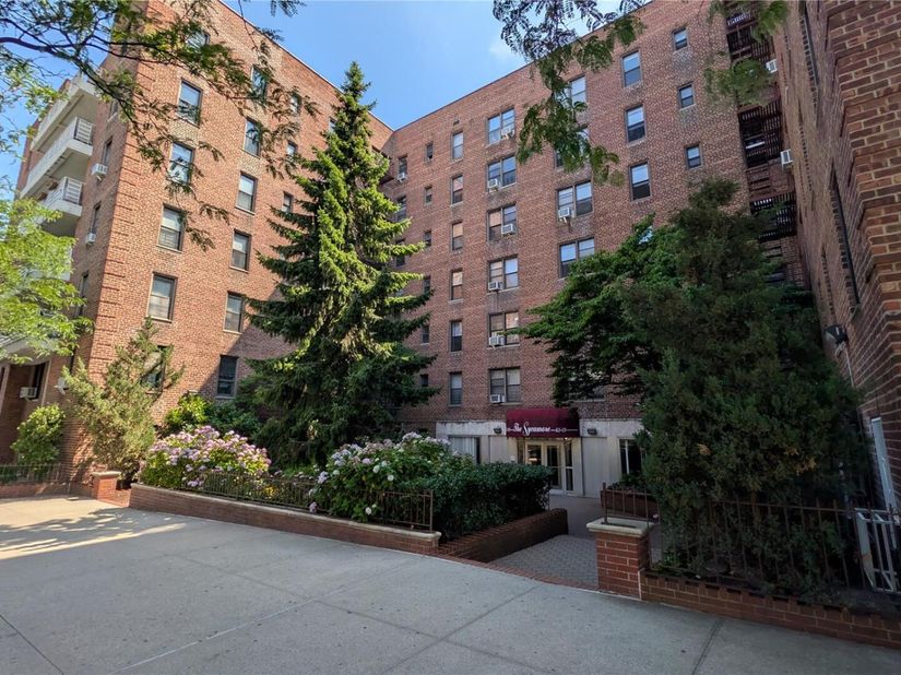 6309 108th Street 5D, Forest Hills NY 11375