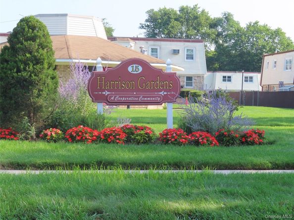 15 Harrison Avenue 70 H, Amityville NY 11701