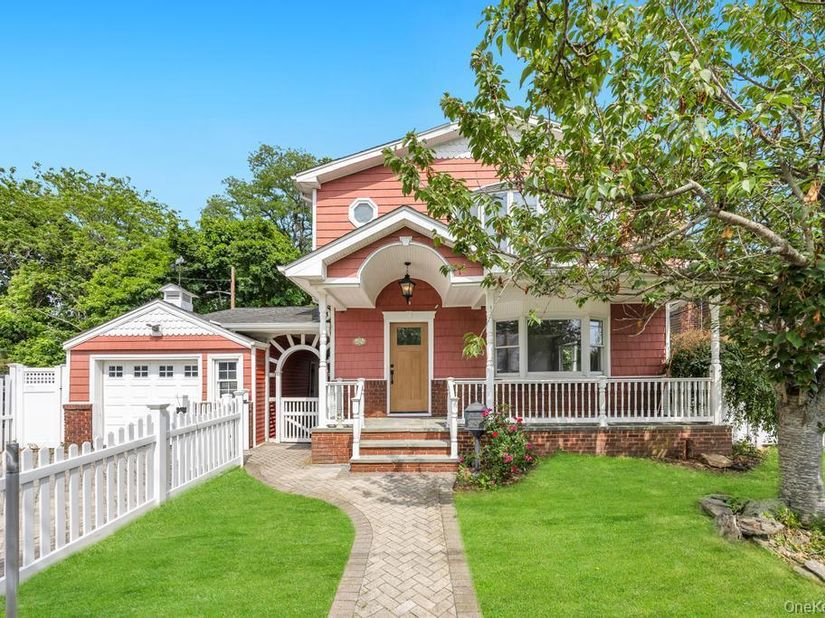 2331 Neptune Avenue, Seaford NY 11783