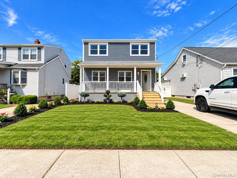 10 Frank Avenue, Bellmore NY 11710