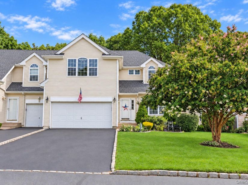 4 Sunflower Ridge Road, South Setauket NY 11720