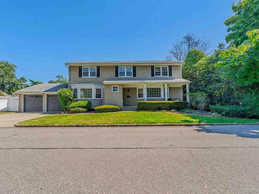 2 Ike Place, Woodmere NY 11598