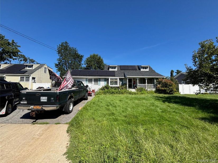 29 Hileen Drive, Kings Park NY 11754
