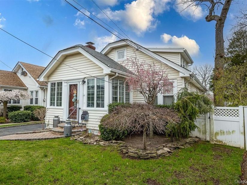 18 Yale Place, Lynbrook NY 11563