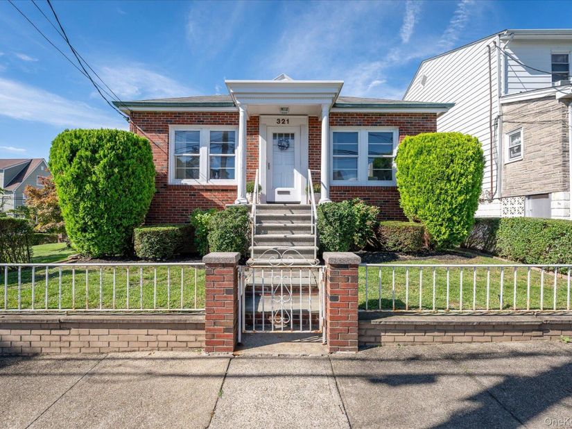 321 Hayward Street, Yonkers NY 10704