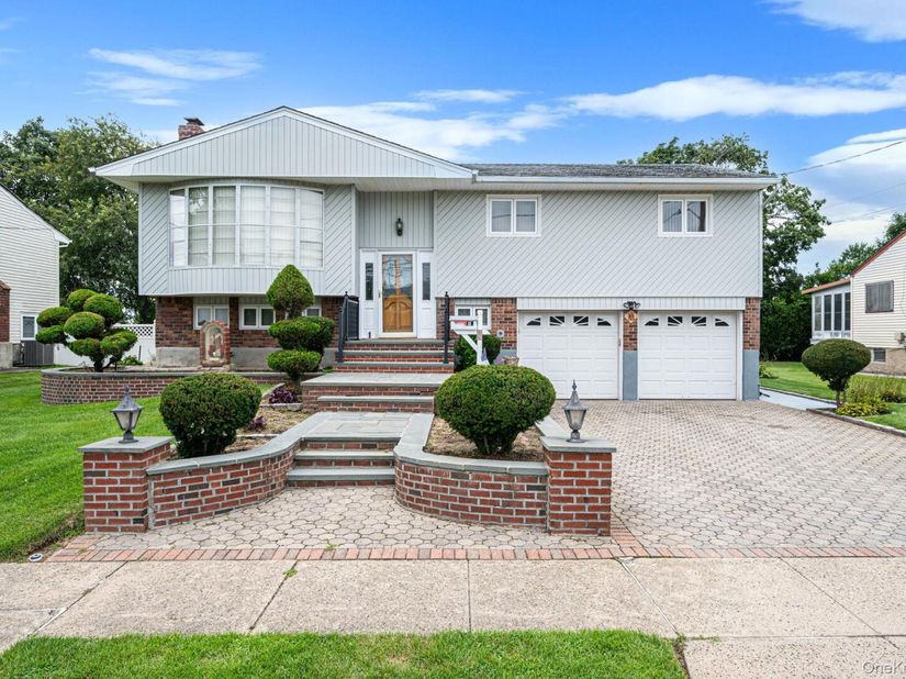 21 Page Drive, Hicksville NY 11801