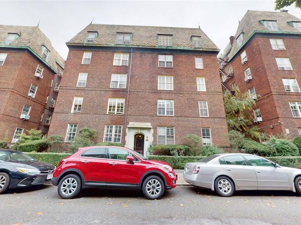34-37 80th Street 32, Jackson Heights NY 11372