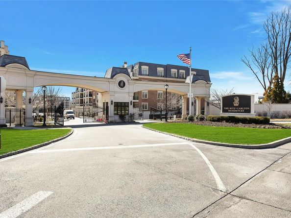 1000 Royal Court 1105, North Hills NY 11030