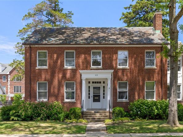 315 Ellington Avenue E, Garden City NY 11530