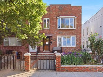 21-08 Ditmars Boulevard