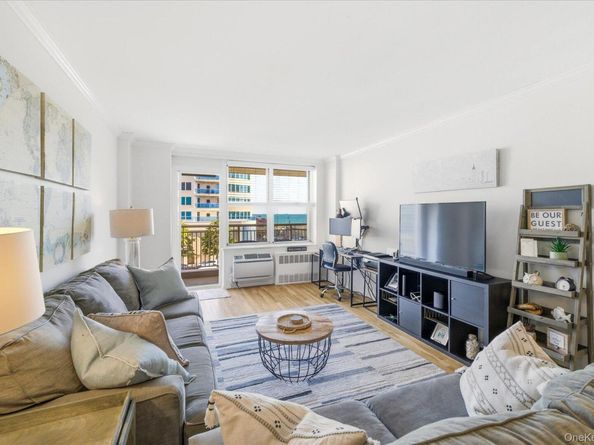 410 E Broadway 4C, Long Beach NY 11561