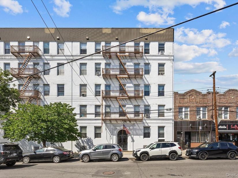 64-09 39 Avenue 43, Woodside NY 11377