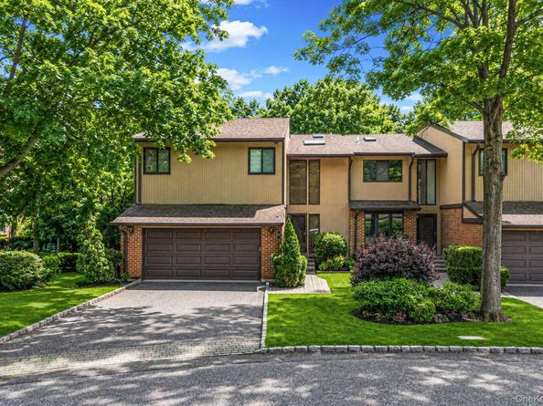 6 Wimbledon Drive, Roslyn NY 11576