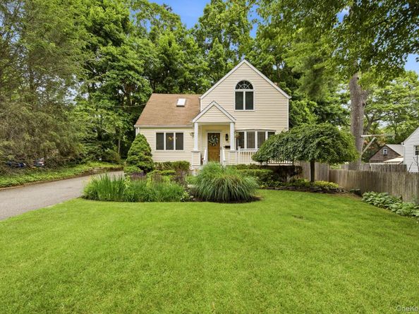 71 E 17th Street, Huntington Station NY 11746