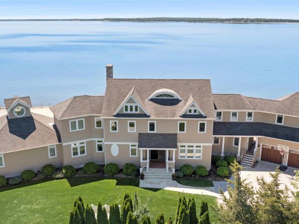 49 Dunlookin Lane, South Jamesport NY 11970