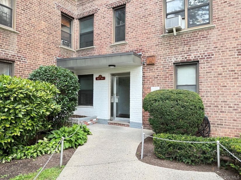 11219 34th Avenue 4F, Corona NY 11368