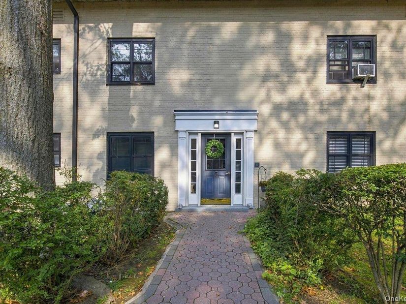 3 Whitehall Road 21, Eastchester NY 10709