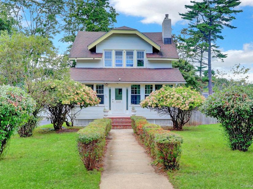 30 Brentwood Parkway, Brentwood NY 11717