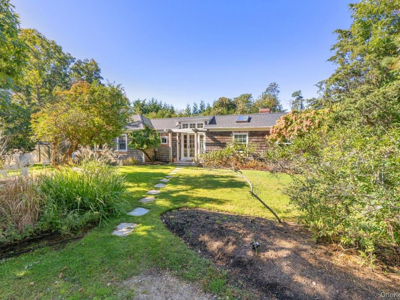 2 Gardiner Drive, Amagansett NY 11930