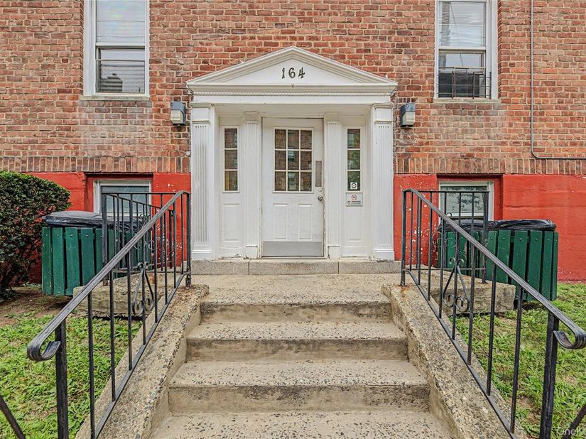 164 Ravine Avenue 3A, Yonkers NY 10701