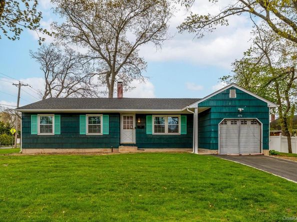 171 W 16th Street, Deer Park NY 11729
