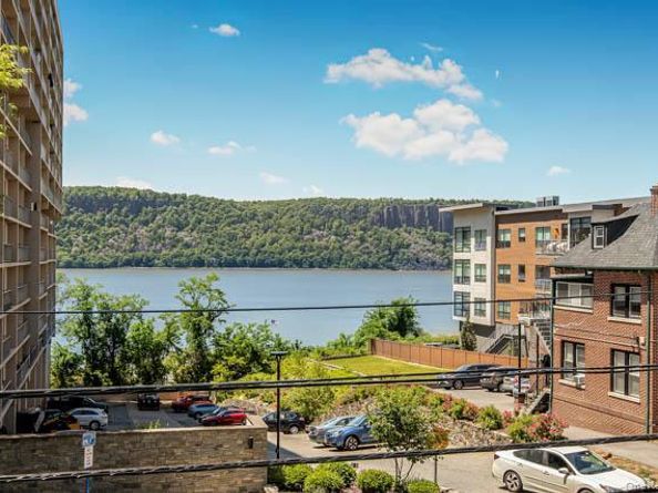 1120 Warburton Avenue 1F, Yonkers NY 10701