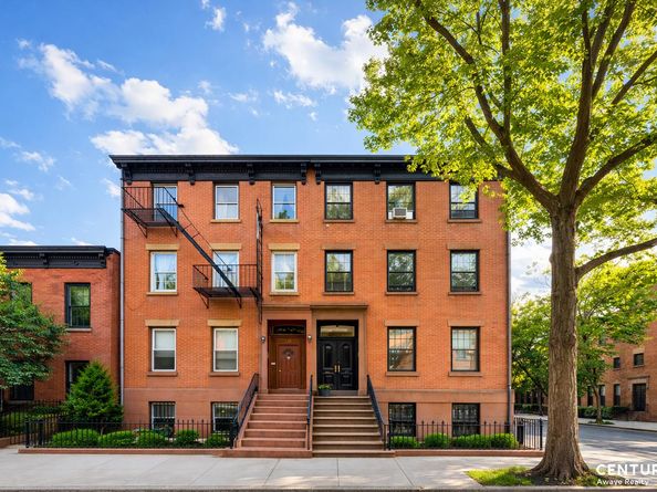 138 Kane Street, Brooklyn NY 11231