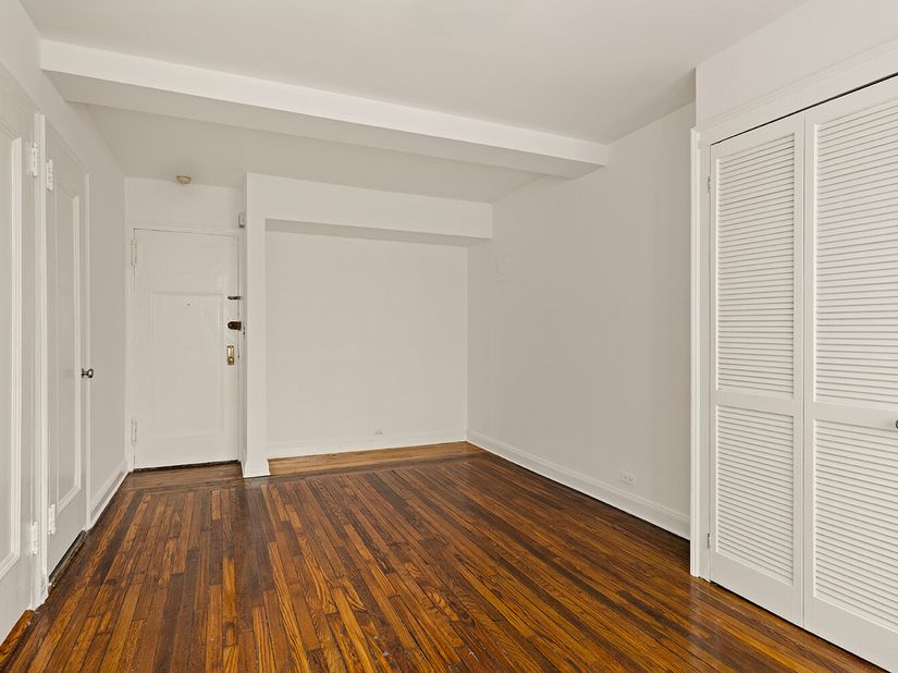 45 Tudor City Place 1809, New York NY 10017