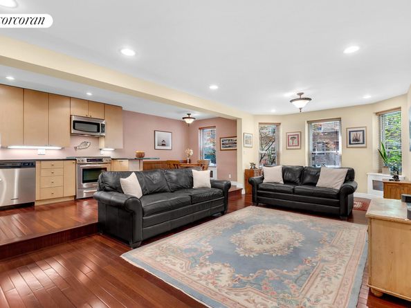 525 East 89th Street 1E, New York NY 10128
