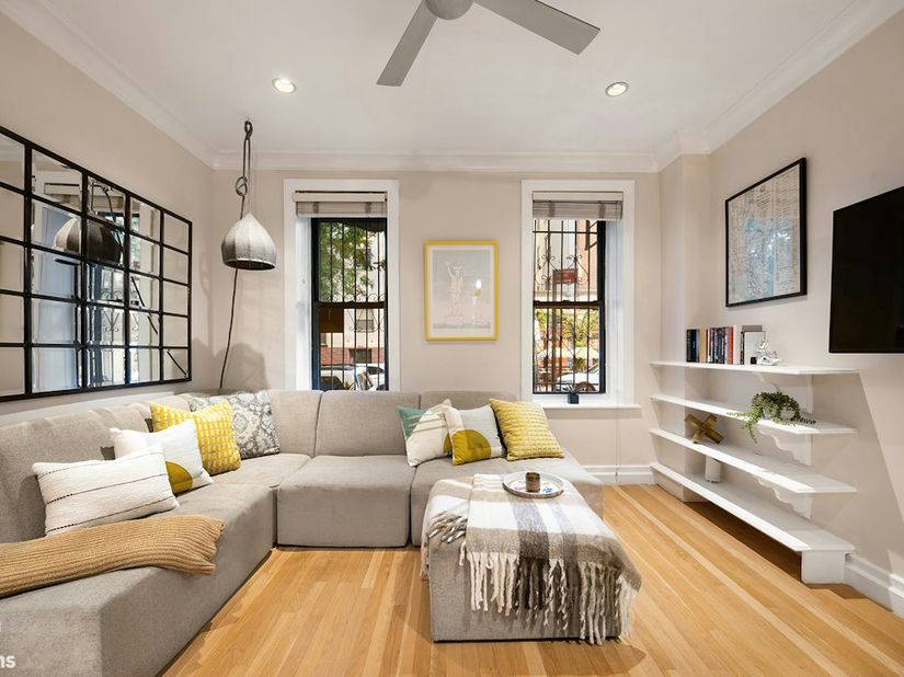 205 East 10th Street 1B, New York NY 10003