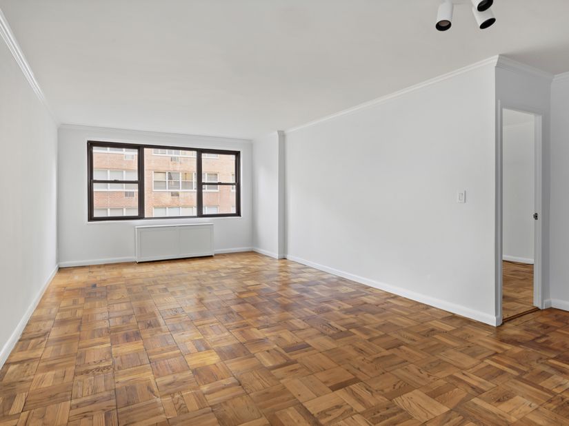 301 East 69th Street 3C, New York NY 10021