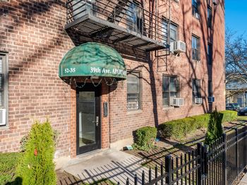 52-35 39th Road