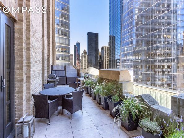 100 Barclay Street 14M, New York NY 10007