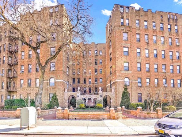 71 Ocean Parkway A1, Brooklyn NY 11218
