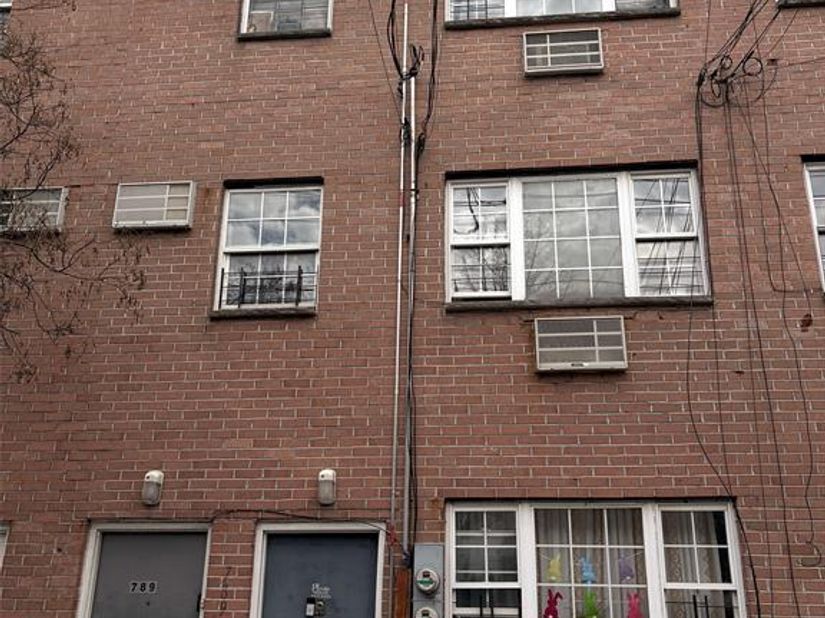 789 Jennings Street, Bronx NY 10459