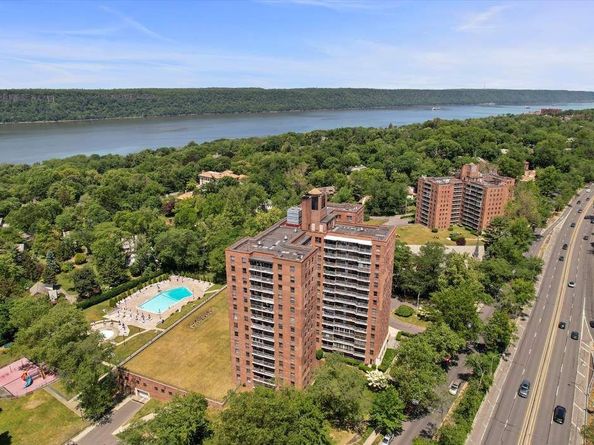4705 Henry Hudson Parkway W 10J, Bronx NY 10471