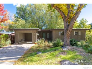 2207 Bluebell Avenue