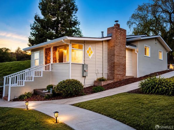11 Recreation Drive, La Honda CA 94020