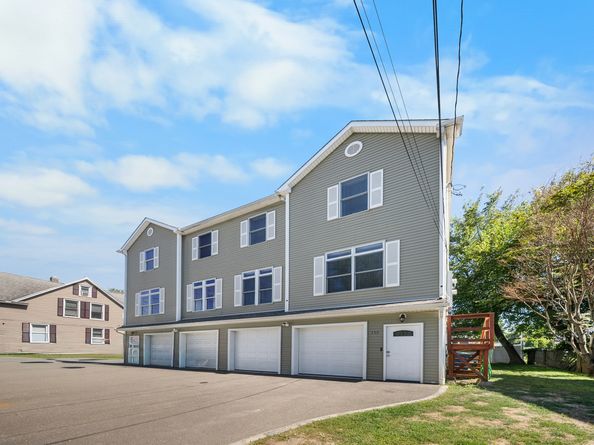 130 Brentwood Avenue, Fairfield CT 06825