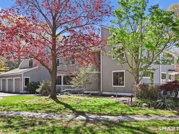 28 Strawberry Lane, Shelton CT 06484