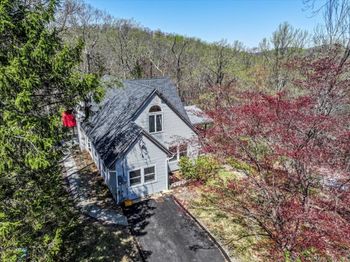 5 Laurel Hill Road N