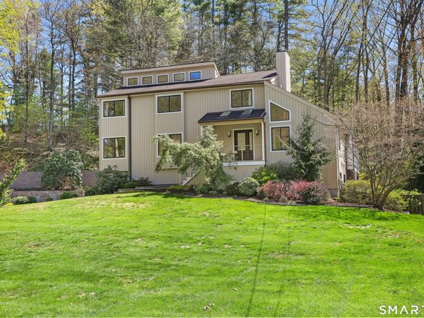 286 Strobel Road, Trumbull CT 06611