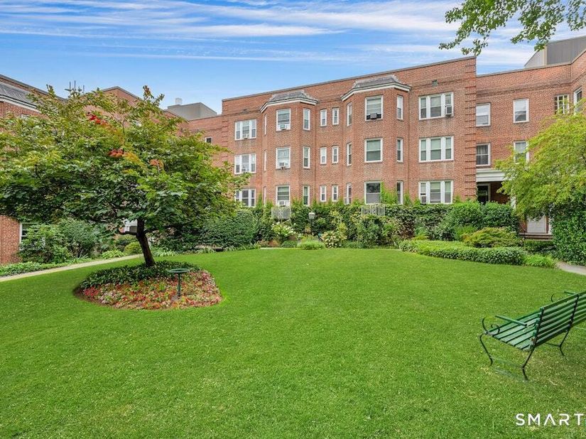 70 Strawberry Hill Avenue 32C, Stamford CT 06902