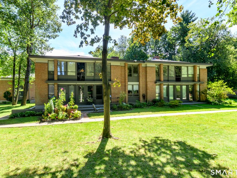 160 Fairfield Woods Road 66, Fairfield CT 06825