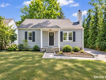 2082 Stratfield Road