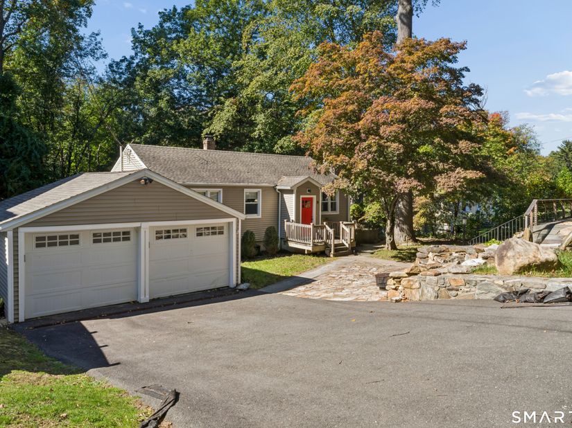 18 Southgate Road, Trumbull CT 06611
