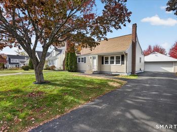 106 Moritz Place