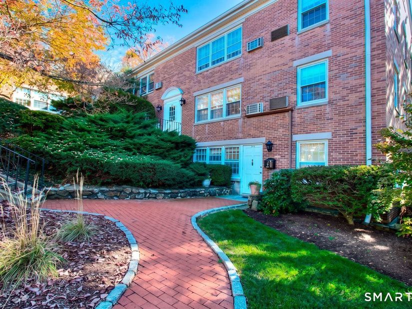 236 Park Street 20, New Canaan CT 06840
